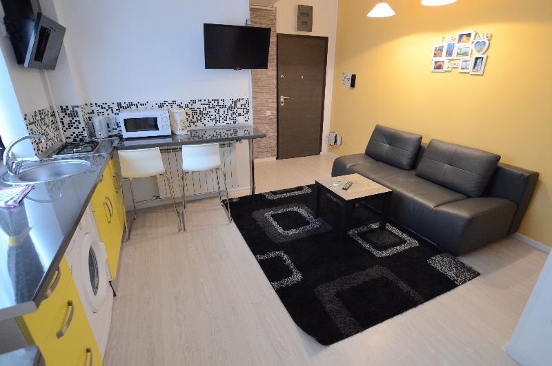 Uptown Residence Apartments Бухарест Экстерьер фото
